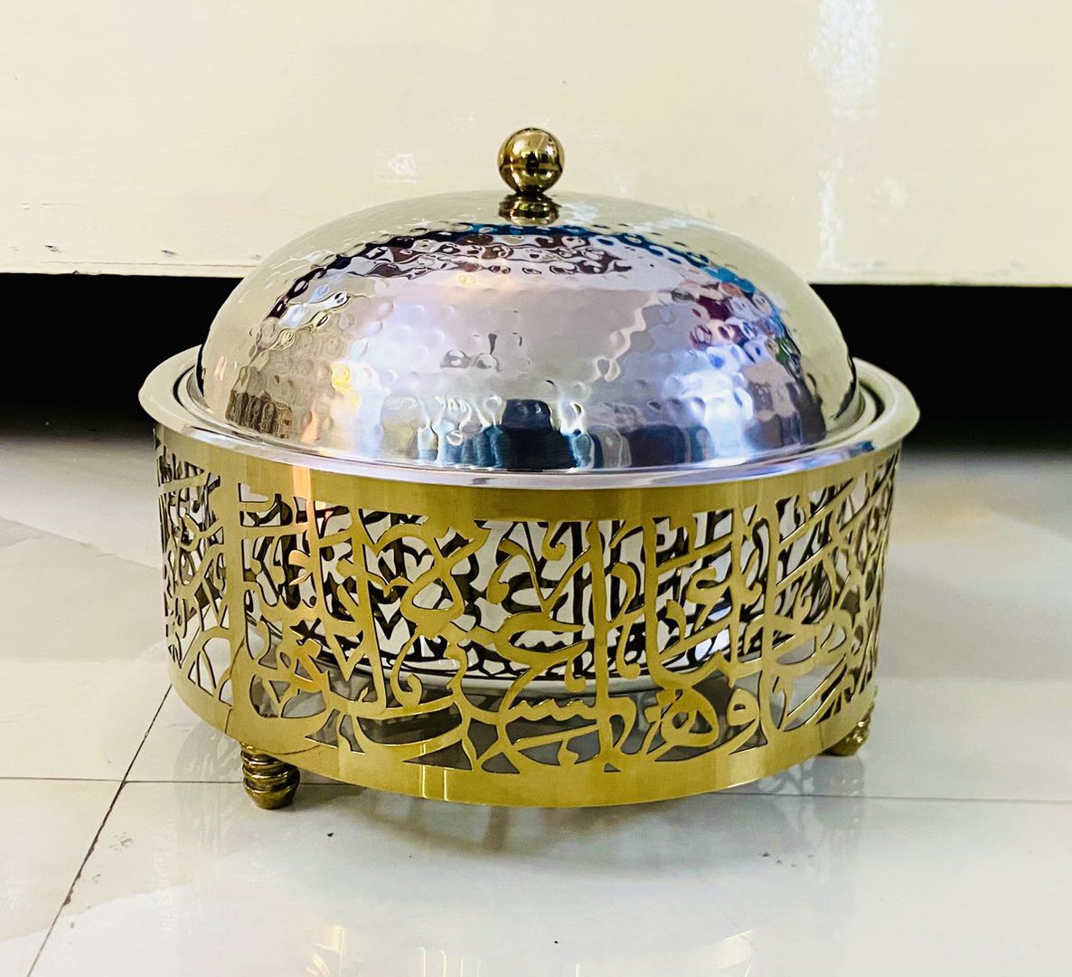 Serving Hot Pot Arabic Design